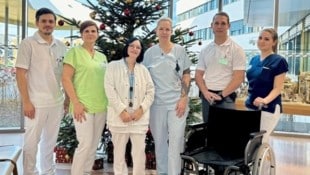 Stellvertretend für jene, die an den Feiertagen Dienst haben (v. li.): Dr. Marc Tölly, Iris Lehner, Raphaela Krojer, Doris Halwachs, Bernd Müllner, Julia Dugmanits. (Bild: Büro Doskozil)