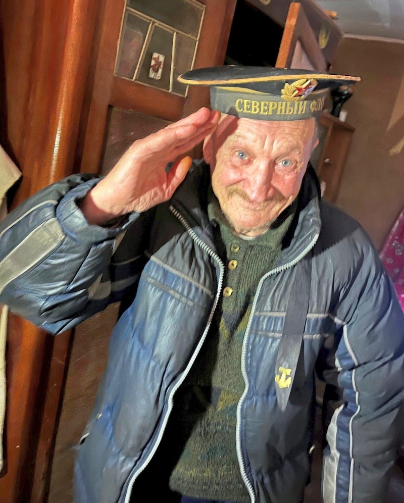 ... and former submarine sailor Igor S. (72) are with the soldiers in their thoughts and prayers. (Bild: Matzl Christoph)