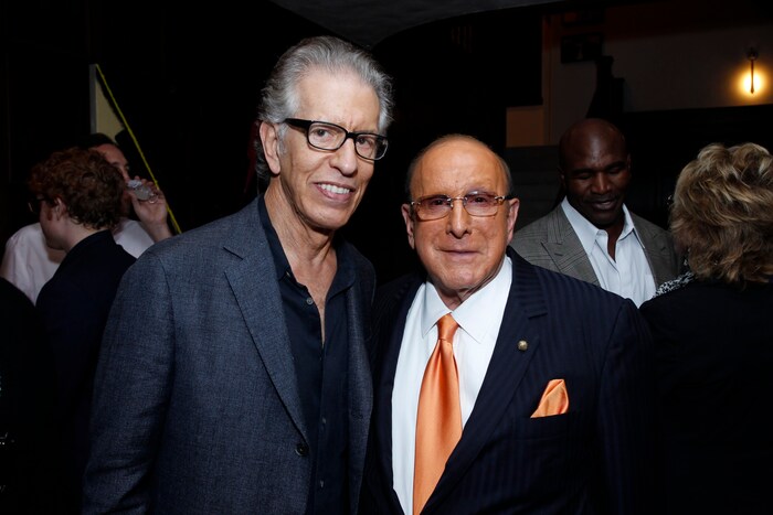 Richard Perry mit Clive Davis (r.)