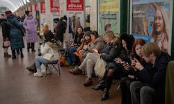 Menschen in der Ukraine suchten auch am Weihnachtsabend in U-Bahnstationen Zuflucht vor ...