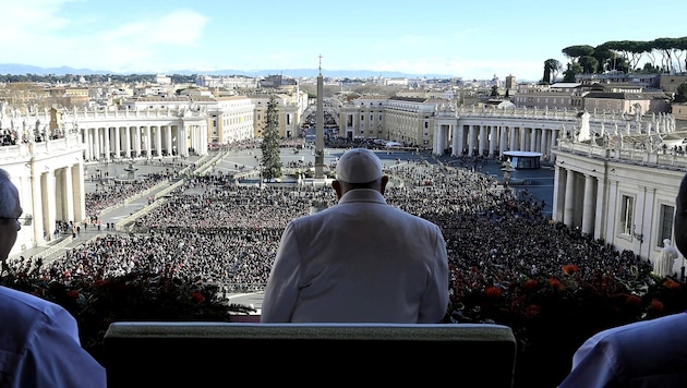 The highlight of the Christian Christmas festival Wednesday lunchtime in St. Peter's Square (Bild: AFP)