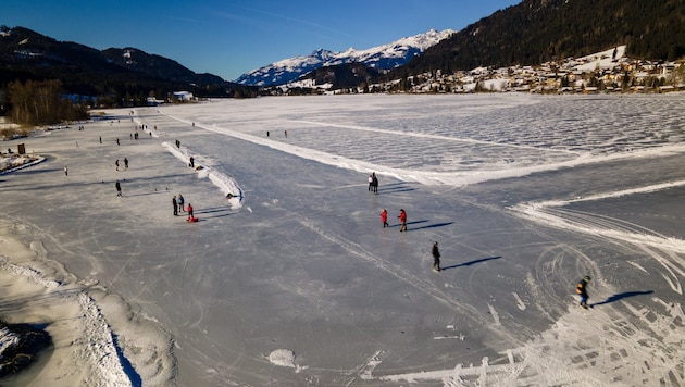 Die Natureisfläche am Weissensee ist ab dem Stefanitag freigegeben. (Bild: Weissensee)