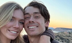 Katie Boulter und Alex de Minaur haben ihre Verlobung bekanntgegeben.