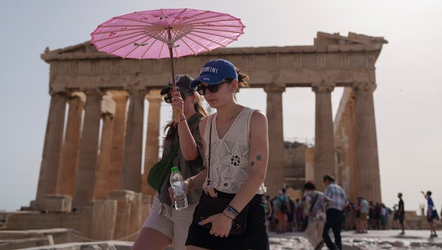 Die Hitzewelle sorgte 2024 dafür, dass die Akropolis in Athen zeitweise gesperrt werden musste.  (Bild: AP)