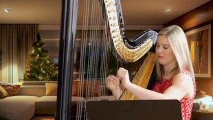 Katharina Liensberger schickt musikalische Weihnachtsgrüße.