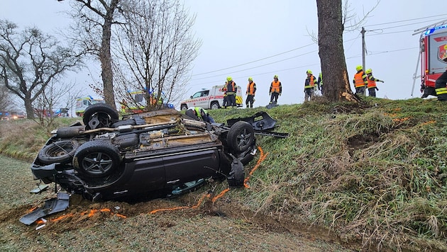 The vehicle was completely destroyed. (Bild: Hermann Kollinger)