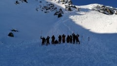 In weiten Teilen Tirols herrscht Lawinengefahr der Stufe 4. Erhöhte Vorsicht ist geboten (Symbolbild). (Bild: ZOOM Tirol)