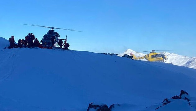 Several helicopters were on site. (Bild: ZOOM Tirol)