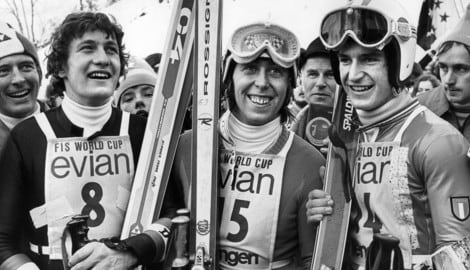 Das Siegerpodest der Wengen-Abfahrt von 1974: Franz Klammer, Roland Collombin, Herbert Plank (Bild: APA/KEYSTONE/STR)