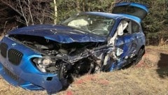 Regelrecht zerfetzt wurden zwei BMW bei einem Unfall im Bezirk Zwettl im Waldviertel. (Bild: DOKU-NÖ)