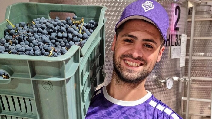 Mattia Muggittu trägt jetzt Violett
