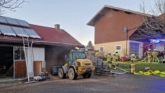 Löscheinsatz auf einem Bauernhof in Bergheim (Bild: Feuerwehr Bergheim)