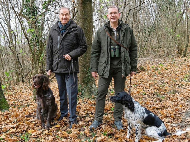 Schneemann (left) with Hans Peter Weiss, the state's hunting coordinator. (Bild: Büro LR Schneemann)