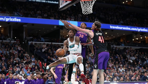 The Grizzlies showed no mercy against the Raptors, even at Christmas. (Bild: AFP/APA/Getty Images via AFP/GETTY IMAGES/Justin Ford)