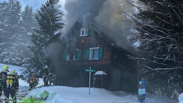 The fire department quickly brought the fire under control. (Bild: Polizei)