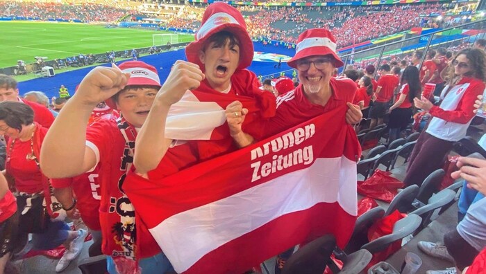 Wir stellen auch lustige Fans wie Markus Takacs vor. Schicken Sie uns wie Levi, Jona und Andreas ...