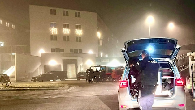 The police had a major operation in Schallmoos. (Bild: Markus Tschepp)