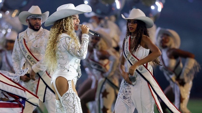 Beyoncé's daughter Blue Ivy took to the stage with her famous mom. (Bild: APA/Getty Images via AFP/GETTY IMAGES/Alex Slitz)