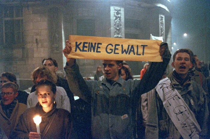 Es waren gewaltfreie Demonstrationen, doch die Demonstranten wurden niedergeknüppelt.