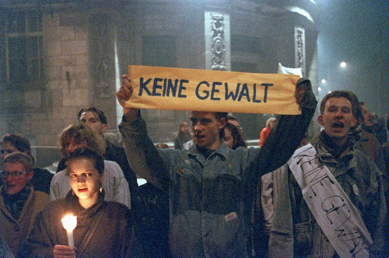 Es waren gewaltfreie Demonstrationen, doch die Demonstranten wurden niedergeknüppelt. (Bild: Wolfgang Kluge / dpa Picture Alliance / picturedesk.com)