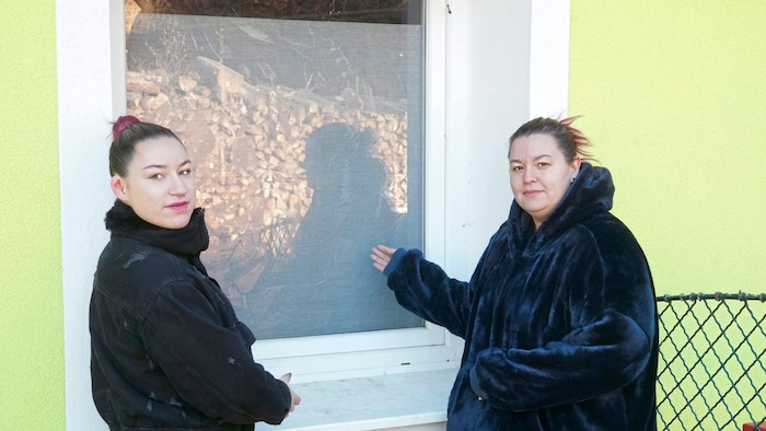 Über dieses Fenster retteten die beiden Frauen die jüngeren Kinder ins Freie