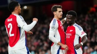 Bukayo Saka (rechts) wird Arsenal wohl über zwei Monate fehlen. (Bild: AP/ASSOCIATED PRESS)