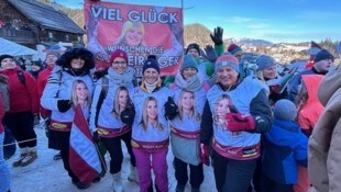 Fans von Katharina Liensberger sind aus ganz Österreich angereist, um ihren Liebling anzufeuern.   (Bild: Seebacher Doris)