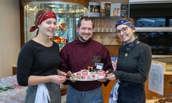 Konditormeister Alexander Pichlmaier aus Saalfelden mit Magdalena  und Anna Michaela