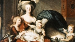 Königin Marie Antoinette von Frankreich (1755-1793) musste vor den Augen aller neugierigen Höflinge den Thronfolger zur Welt bringen. (Bild: Ullstein Bild / picturedesk.com)