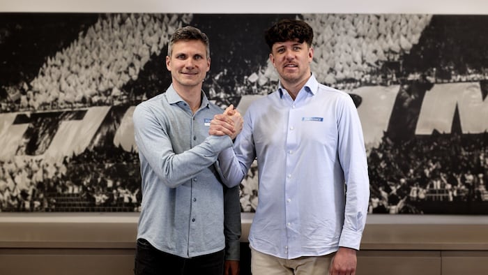 Michael Parensen mit dem neuen Technischen Direktor Benjamin Schunk (re.).