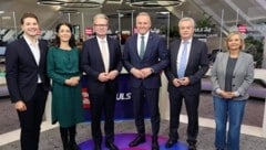 „Krone“-Diskussion kurz vor der Wahl mit Niko Swatek, Sandra Krautwaschl, Christopher Drexler, Mario Kunasek, Anton Lang und Claudia Klimt-Weithaler.  (Bild: Jauschowetz Christian)