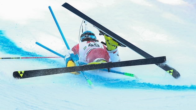 Bitter! Katharina Huber stürzte noch vor dem ersten Tor. (Bild: GEPA)