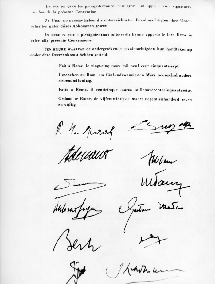 Die Unterschriften der Vertreter Deutschlands, Frankreichs, Italiens und der Benelux-Länder