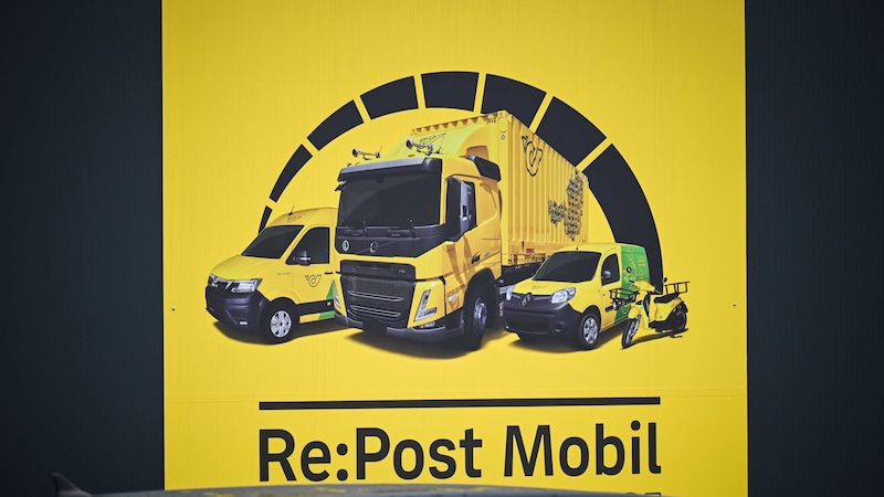 Unter dem Motto  „Re:Post Mobil“ werden nicht mehr gebrauchte Fahrzeuge und auch Anhänger verkauft. (Bild: Wenzel Markus)