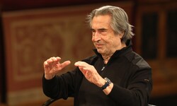 Riccardo Muti probt für das Neujahrskonzert 2025. 