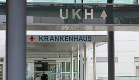 Der Verletzte wurde ins lLnzer UKH gebracht (Bild: Pressefoto Scharinger/Daniel Scharinger)