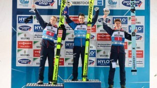 Jan Hörl, Stefan Kraft und Daniel Tschofenig (von li. nach re.) ließen den ÖSV jubeln.