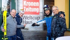 Manfred Stohl, Para-Ski-Ass Johannes Aigner, Toni Pfeffer und Gerhard Zadrobilek (v. li.) vor dem „Krone“-Haus. (Bild: Urbantschitsch Mario/Mario Urbantschitsch)