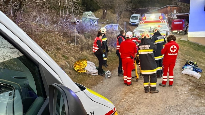 Rettung und Feuerwehr waren im Einsatz.  (Bild: Marcel Hausegger/Rotes Kreuz Steiermark)