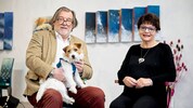 Galerist Heinz Hausmann mit Künstlerin Brigitte Hofmann.