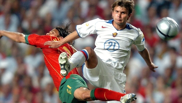 Aleksey Bugaev im Spiel gegen Portugal. (Bild: 2004 AFP)