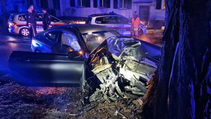 Die Verfolgungsfahrt endete in der Kapellenstraße.