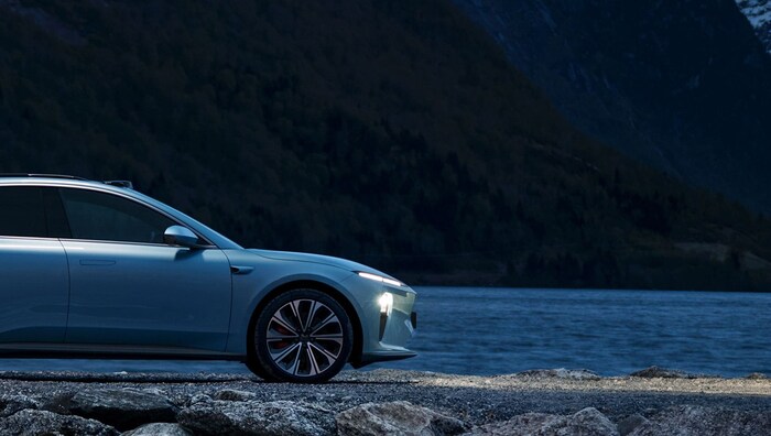 In addition to the lane guidance assistant, the matrix light was also improved in the Nio ET5.