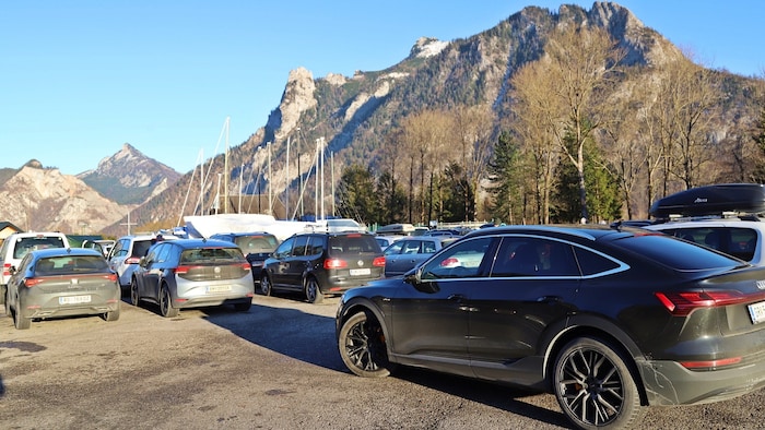 Anyone who doesn't pay the parking fee risks a 70-euro fine.