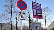 Acht Euro kostet es, am Parkplatz Trauneck sein Auto einen Tag lang abzustellen.