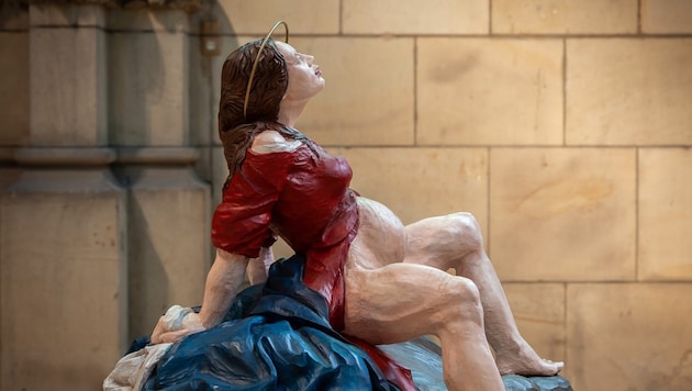 Marienskulptur der österreichischen Performance- und Sprachkünstlerin Esther Strauß, hier noch vor der Zerstörung. Von der zerstörten Figur werden keine Bilder veröffentlicht. (Bild: Ulrich Kehrer)