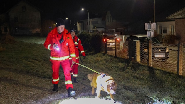 120 Helfer und die Rettungshundebrigade hatten am Wochenende erfolglos nach dem Pensionisten gesucht (Bild: Matthias Lauber/laumat.at/laumat)