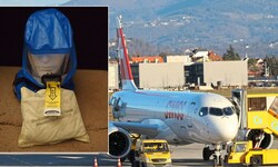 Jede Crew verfügt über spezielle Schutzmasken, darunter Full-Face-Masken für die Piloten und ...
