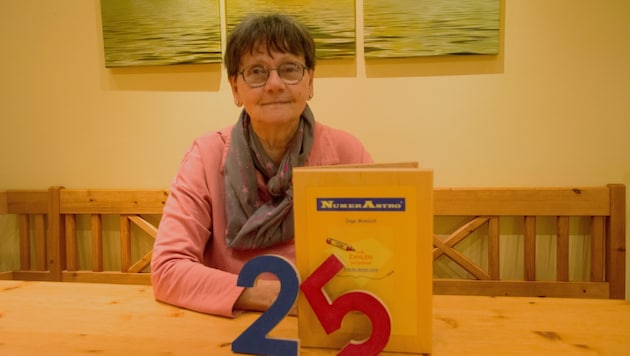 Inge Mimlich loves numbers and cracks everyone's code. (Bild: Charlotte Titz)