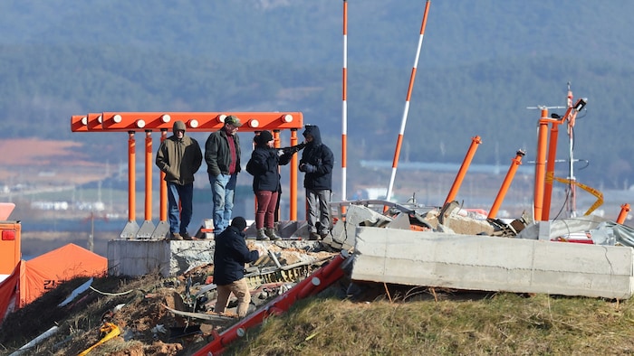 Bis dahin soll die Unfallstelle weiter untersucht werden.